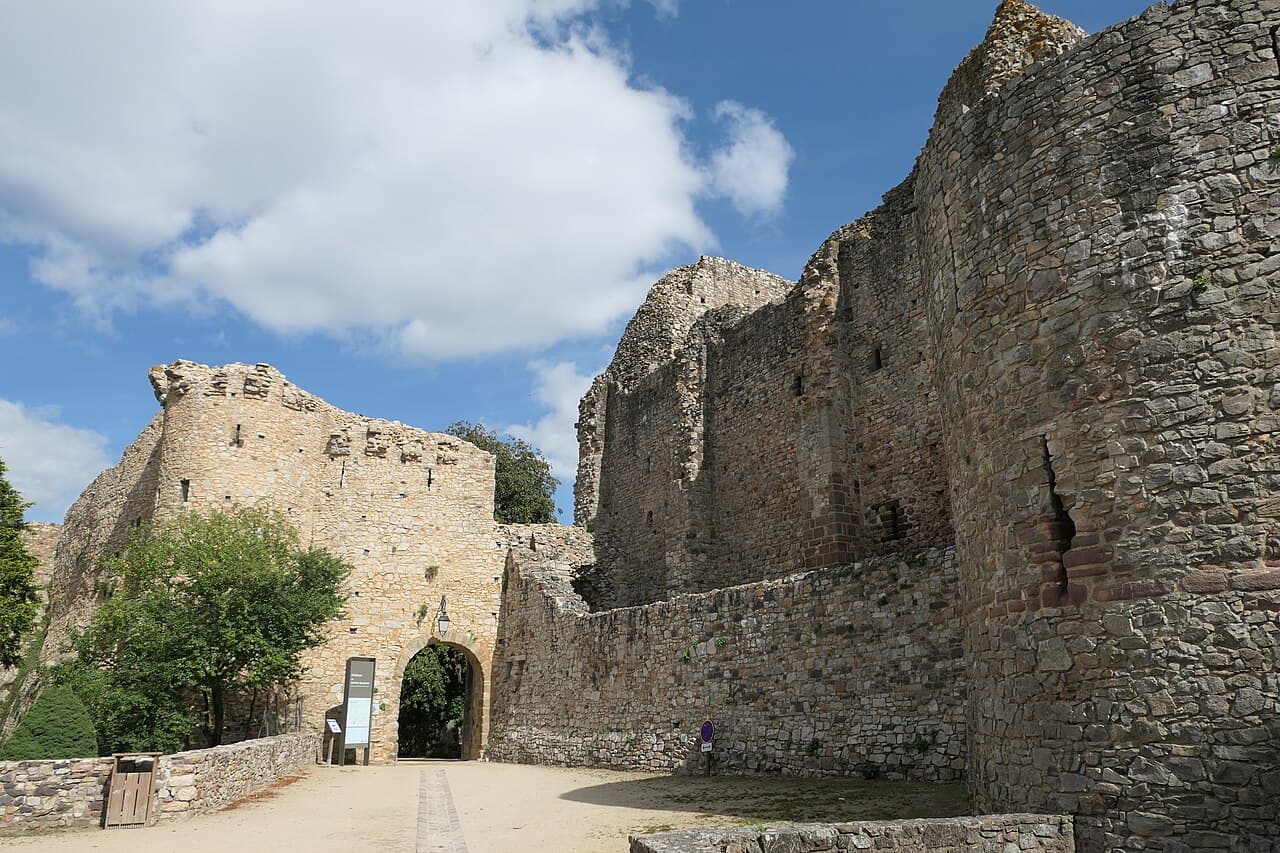 Château de Sainte-Suzanne