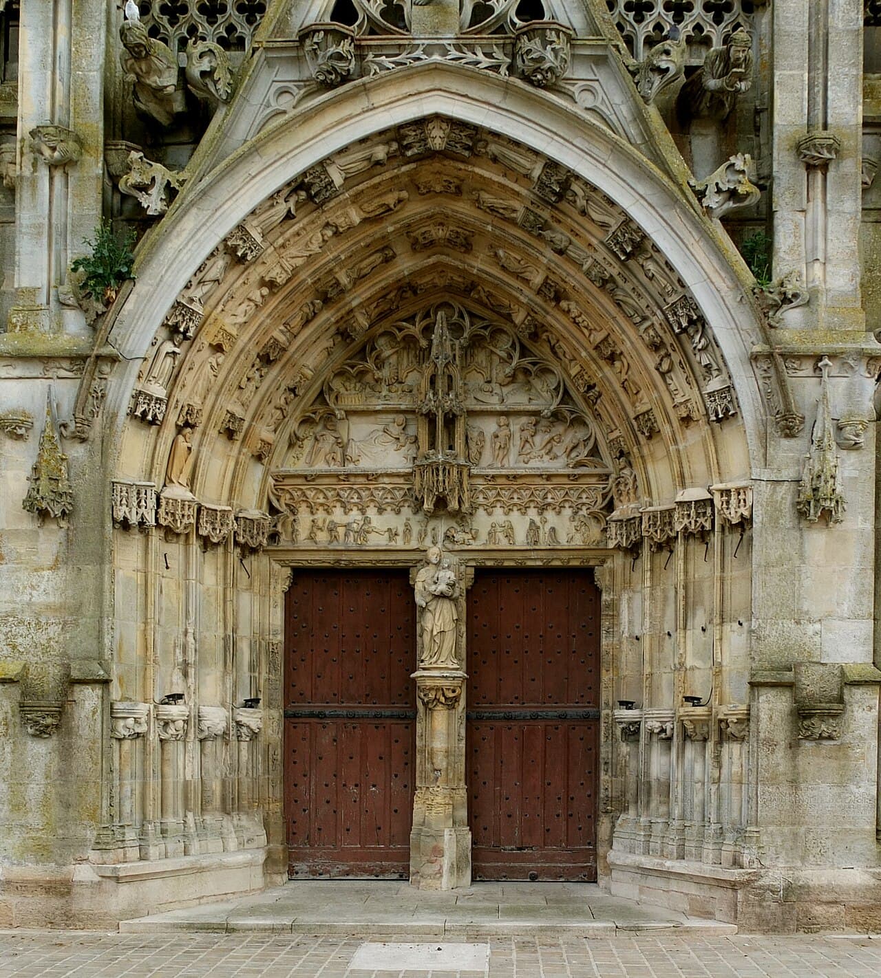 Basilique Notre-Dame-de-l'Épine