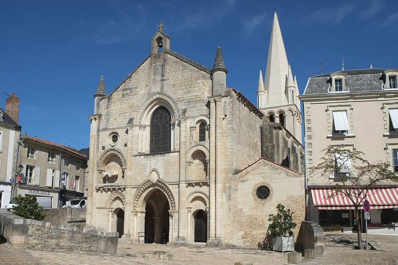 Abbaye Saint-Pierre d'Airvault