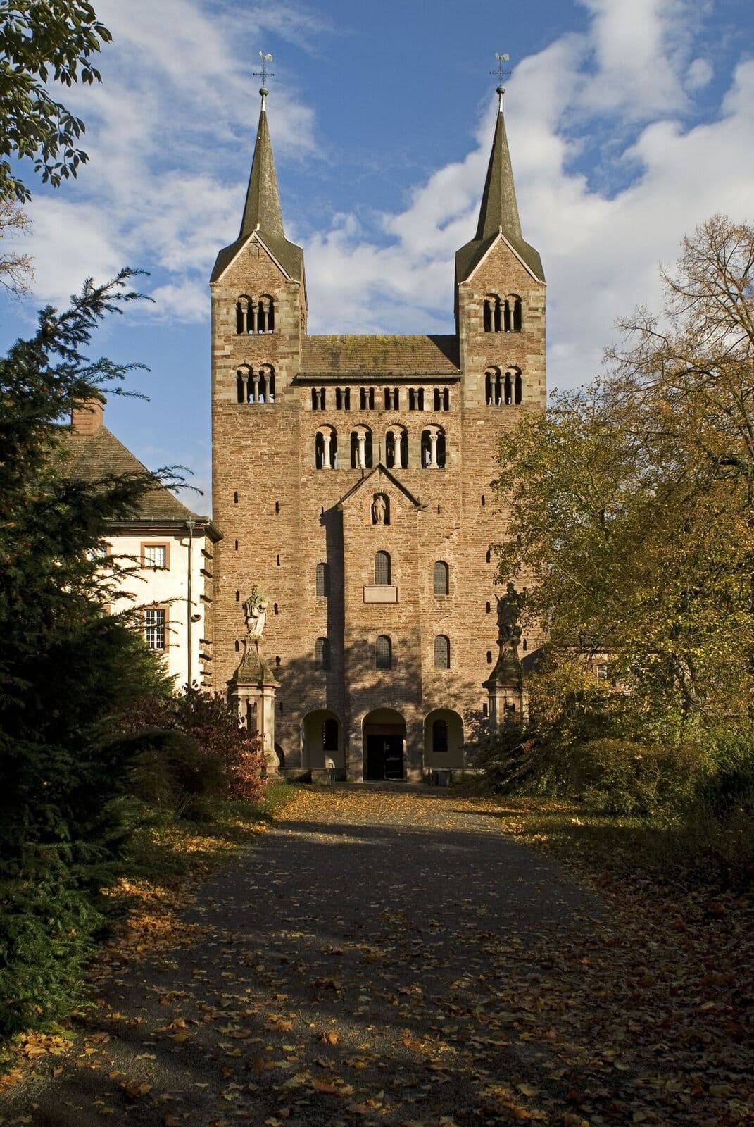 Westwerk caroligien et civitas de Corvey