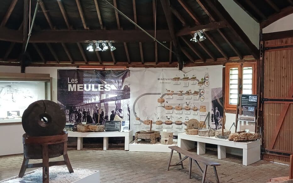 Musée des Meules et Pavés d'Epernon