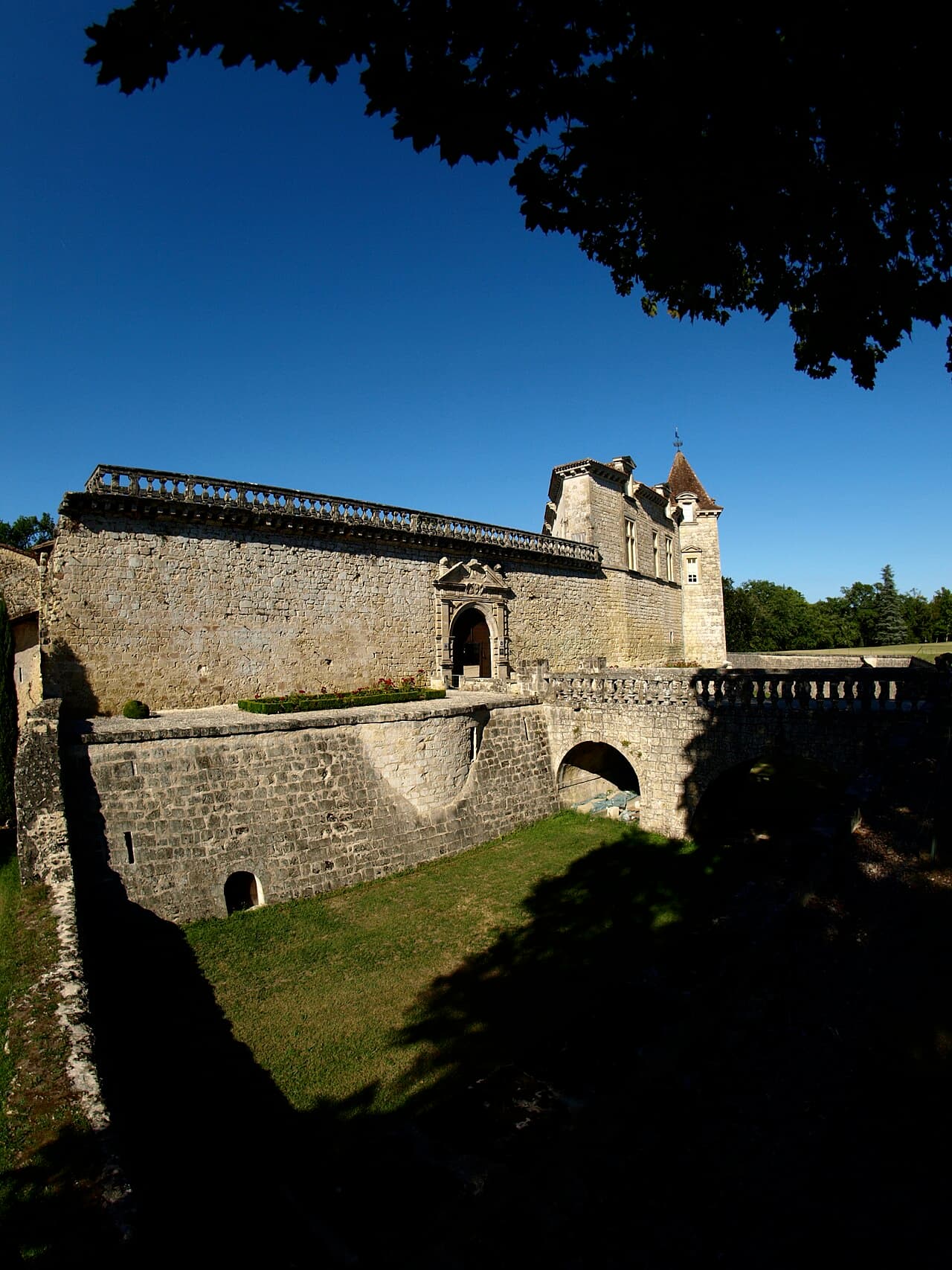Château de Cazeneuve