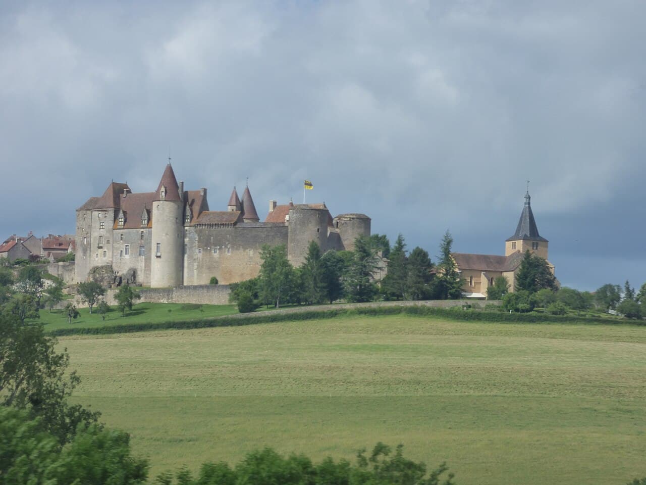 Château de Châteauneuf-en-Auxois