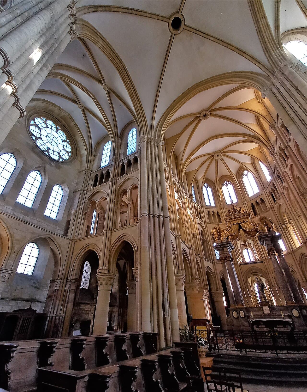 Abbatiale Notre-Dame de Mouzon