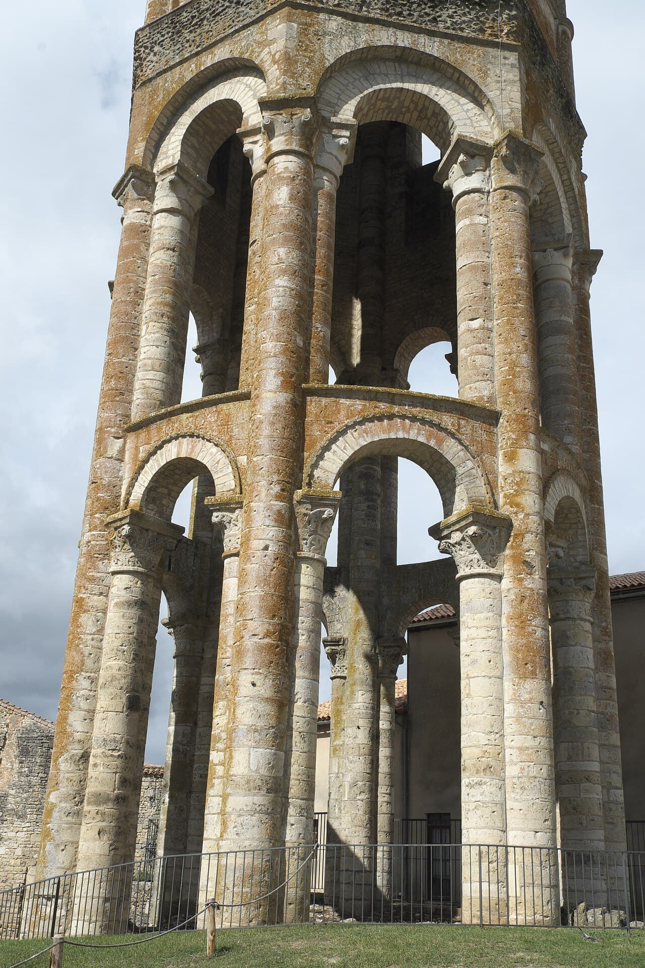 Abbaye Saint-Sauveur de Charroux