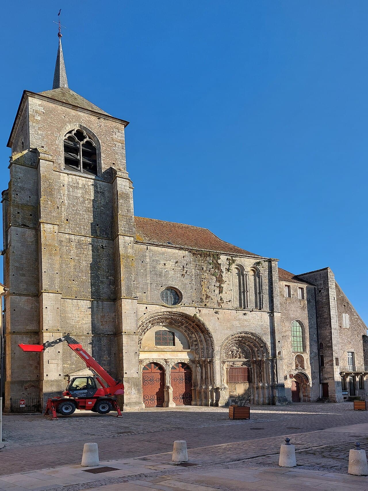 Collégiale Saint-Lazare d'Avallon