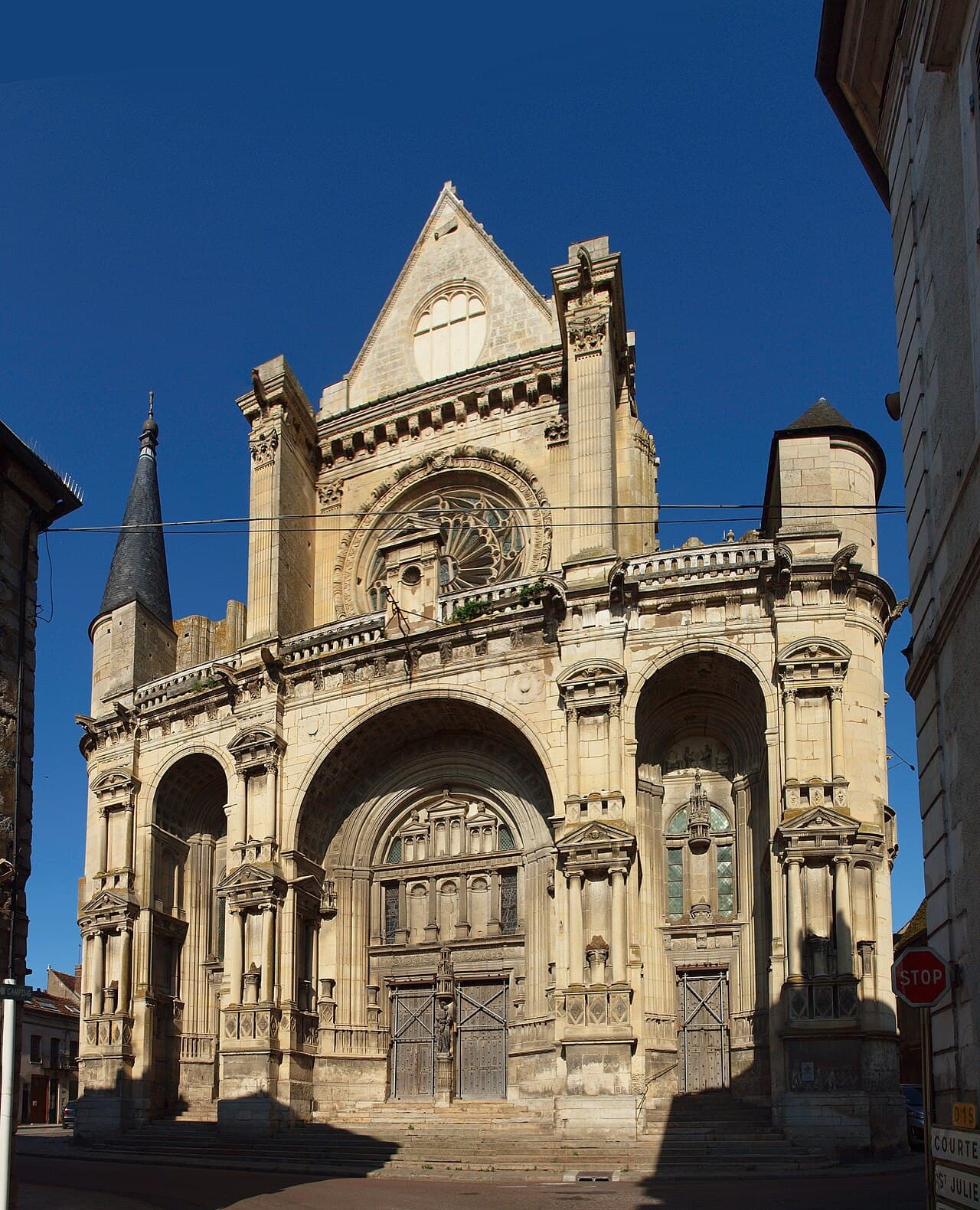 Église Notre-Dame de Villeneuve-sur-Yonne