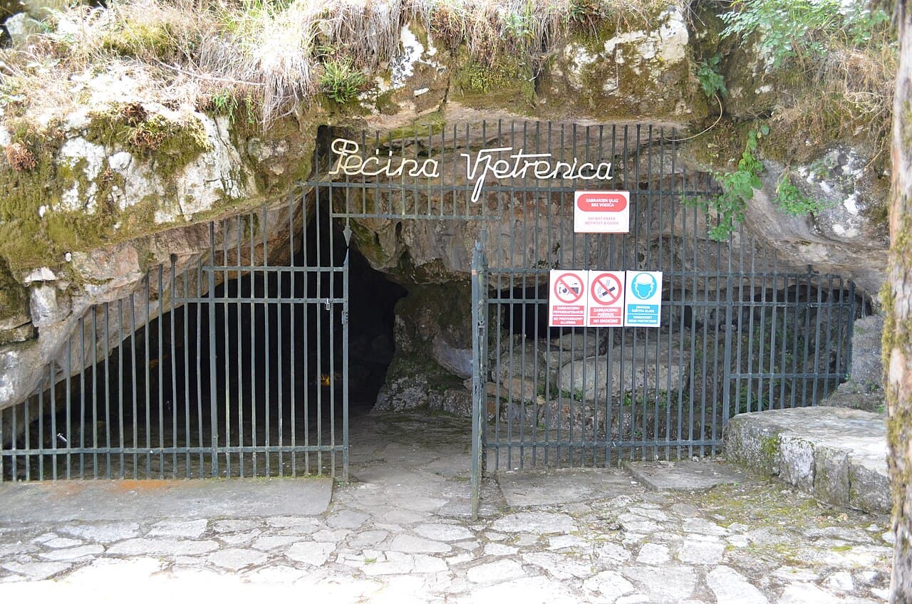 Grotte de Vjetrenica, Ravno