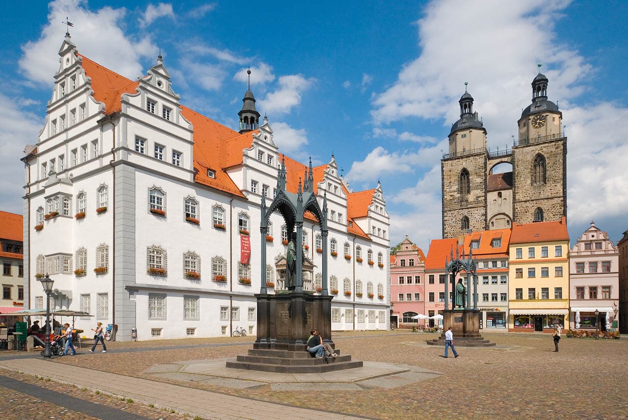 Monuments commémoratifs de Luther à Eisleben et Wittenberg