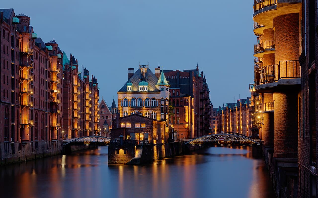 La Speicherstadt et le quartier Kontorhaus avec la Chilehaus