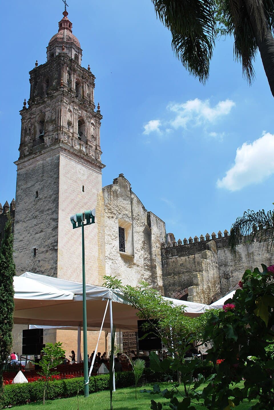 Premiers monastères du XVIe siècle sur les versants du Popocatepetl