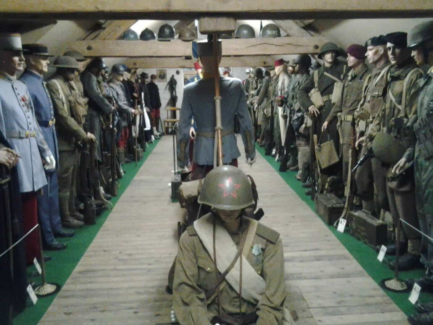 Musée du costume militaire