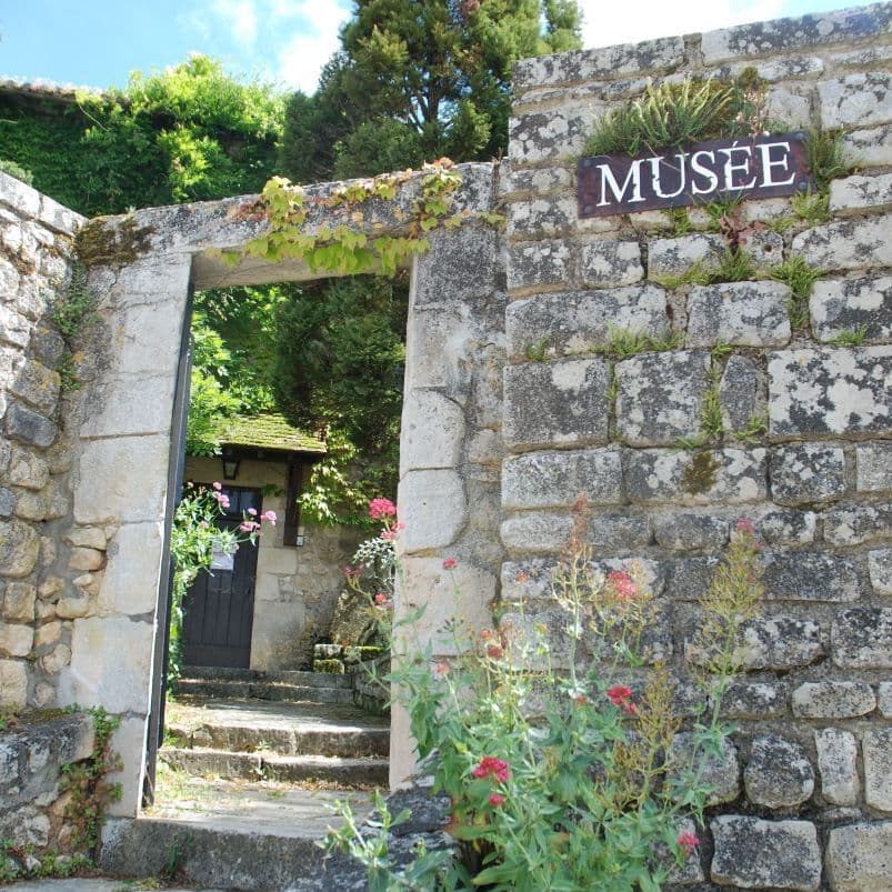 Musée archéologique et d'ethnographie locale